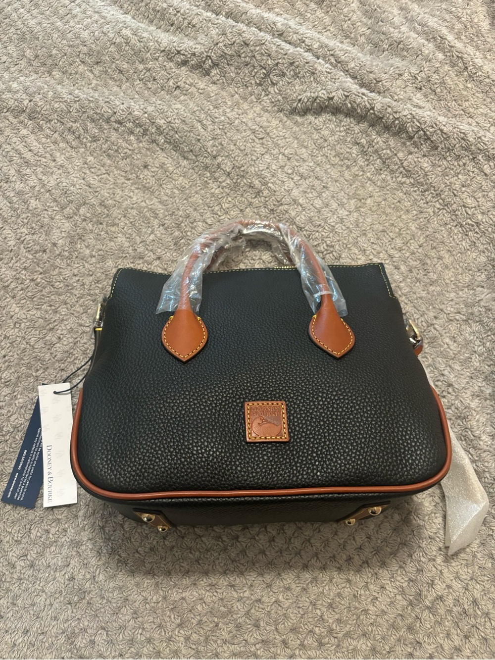 BRAND NEW Dooney and Bourke Pebble Grain Satchel - Picture 5 of 6